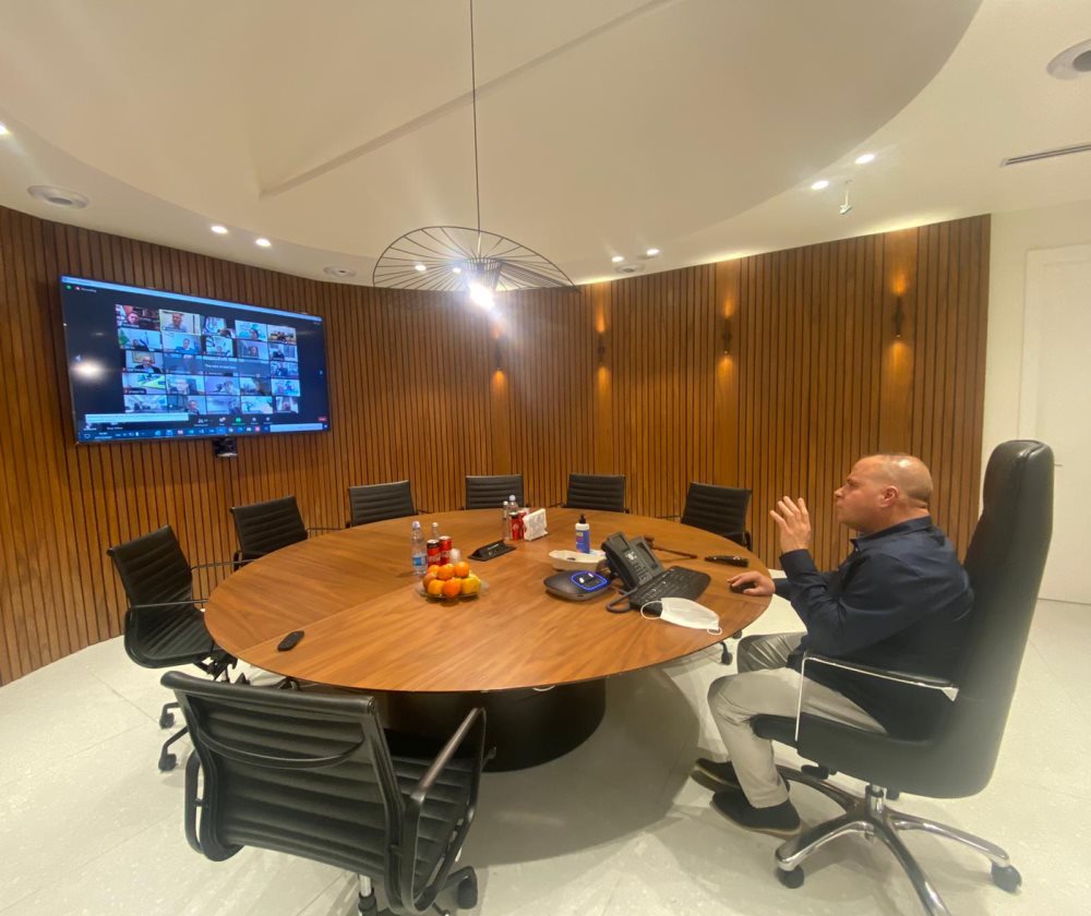 תומר גלאם בזום אמש | צילום: דוברות עיריית אשקלון