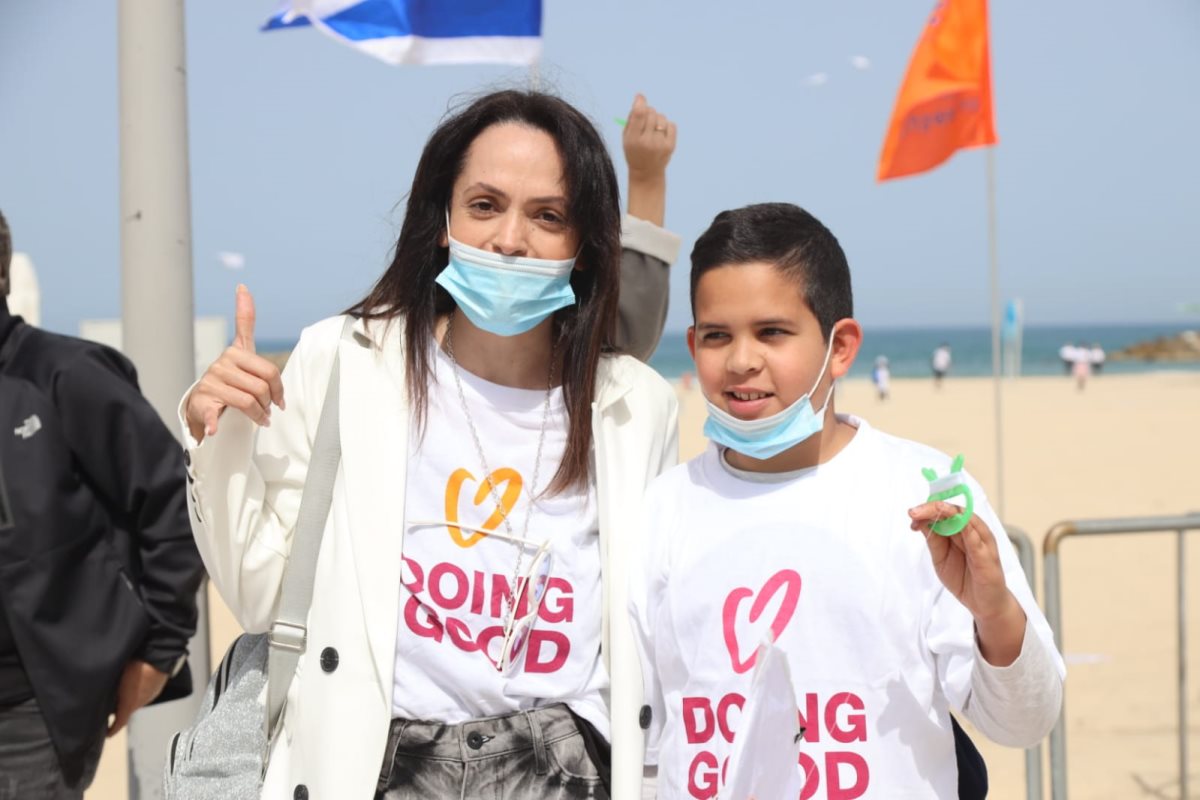 הילה לוי ביום המעשים הטובים באשקלון הילה לוי ביום המעשים הטובים באשקלון