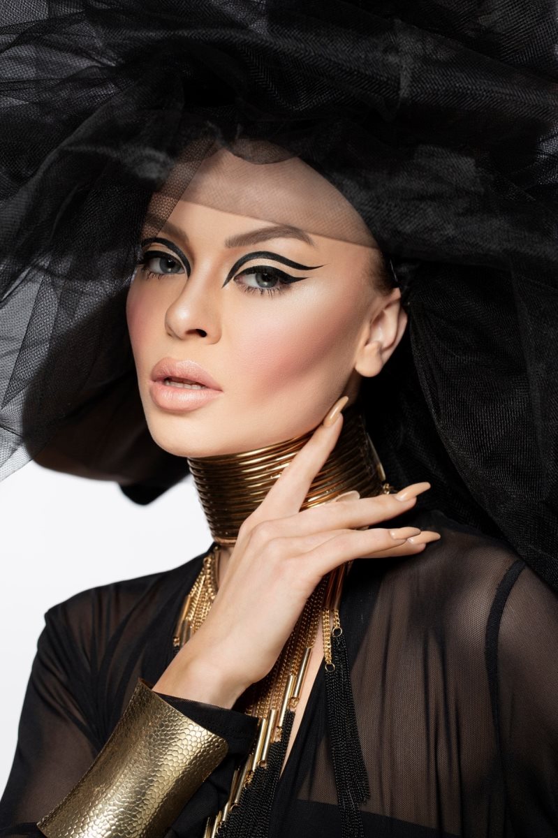 איפור: ירין שחף, צילום: מריה סלוביוב, דוגמנית: מישל איידן