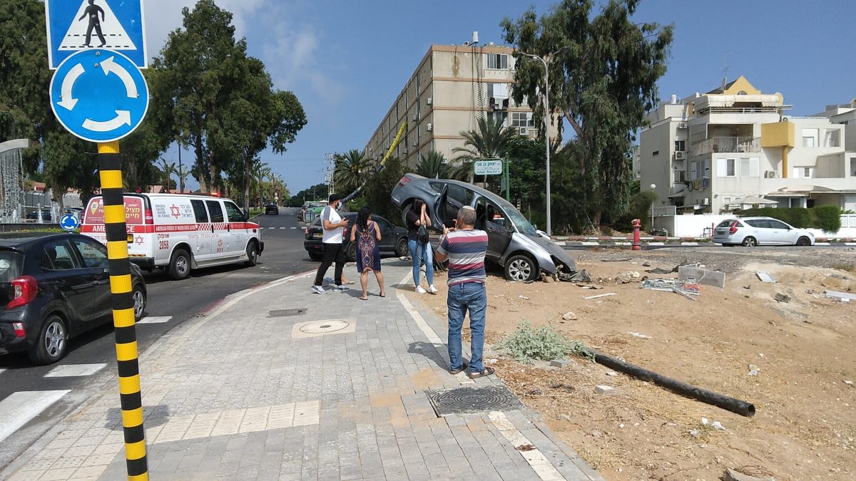 תאונה עצמית בכיכר צפניה | צילום: מערכת אשקלונים